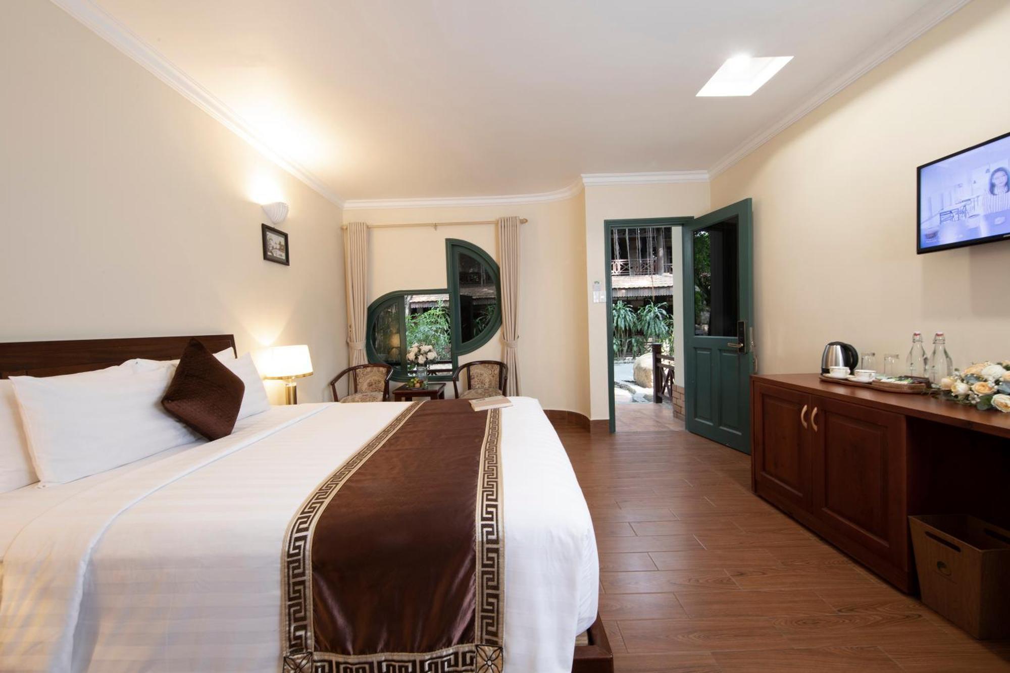 Phuong Nam Resort Thuan An Exterior photo
