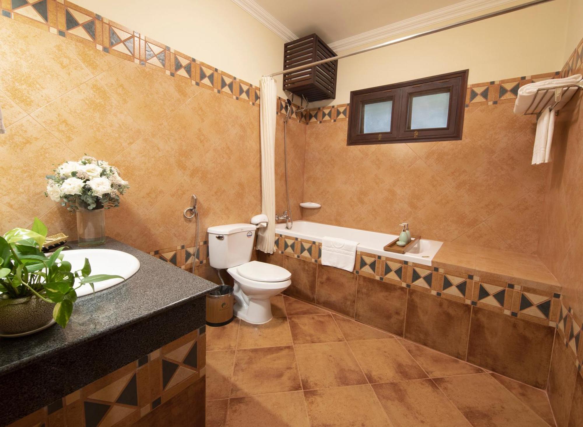 Phuong Nam Resort Thuan An Exterior photo